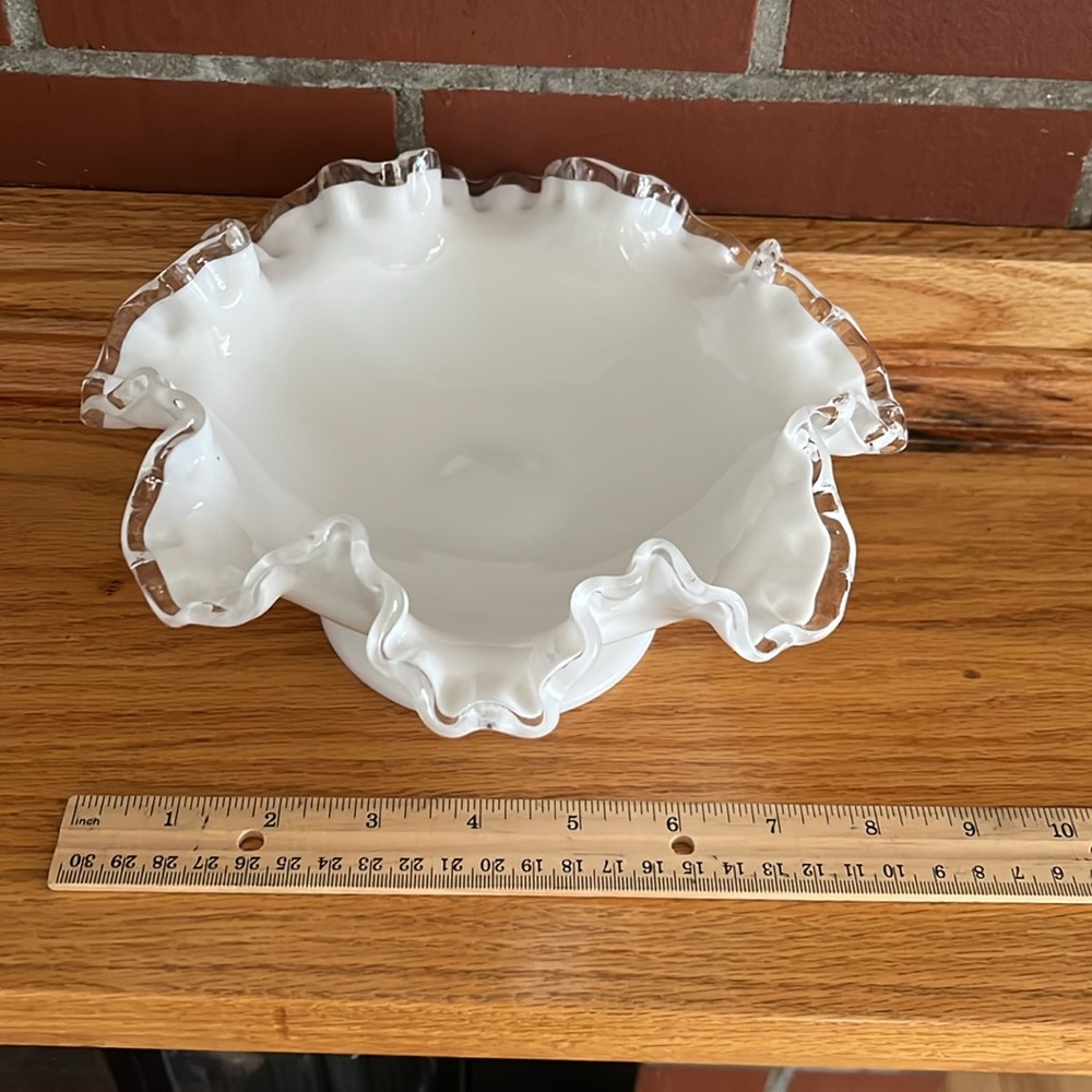 Glass Ruffled Edge Bowl - Picture 6 of 6